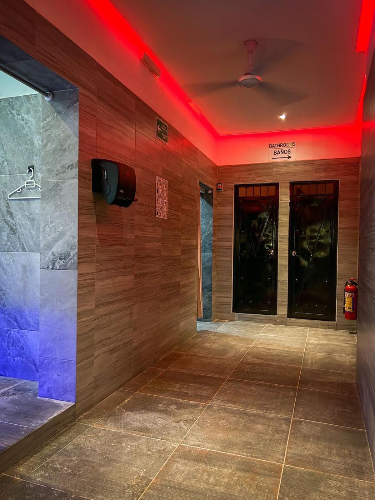 Spartacus Hostel Boutique For Men Puerto Vallarta Exterior foto